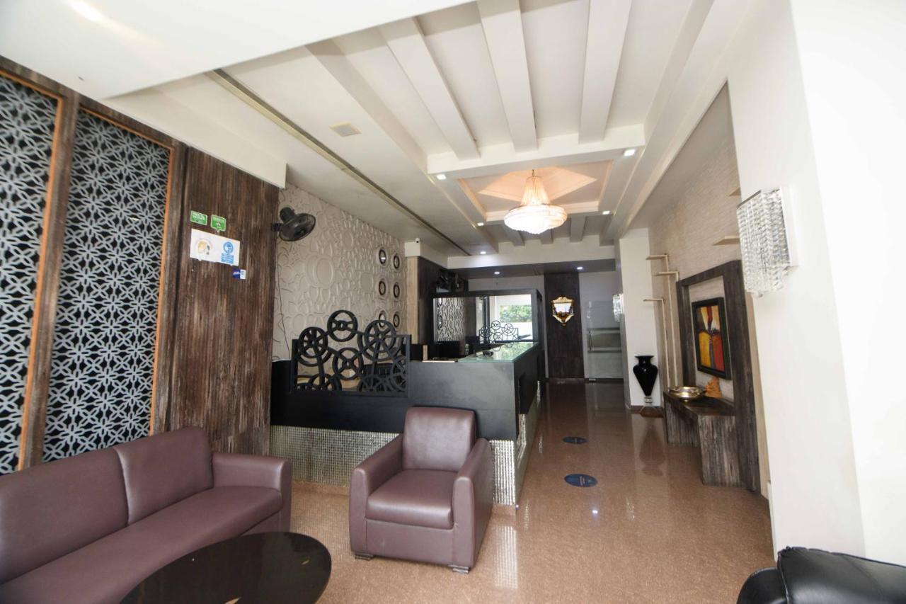 Nimantran Hotel Navi Mumbai Buitenkant foto