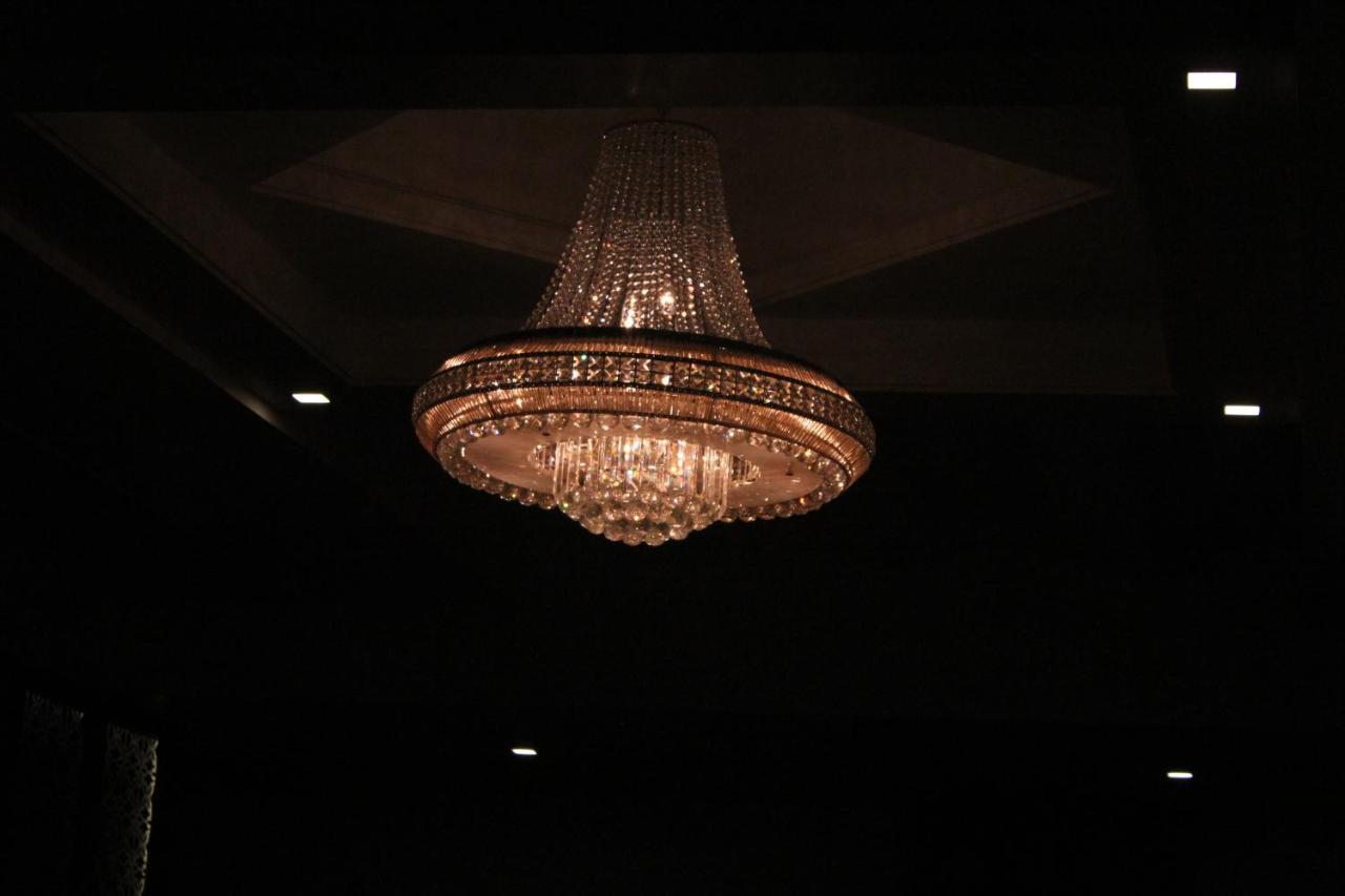 Nimantran Hotel Navi Mumbai Buitenkant foto