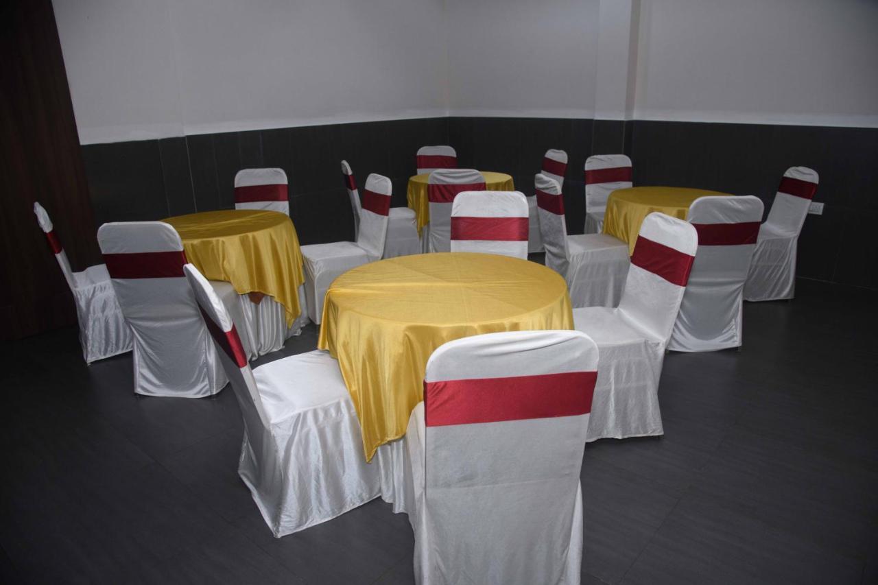 Nimantran Hotel Navi Mumbai Buitenkant foto