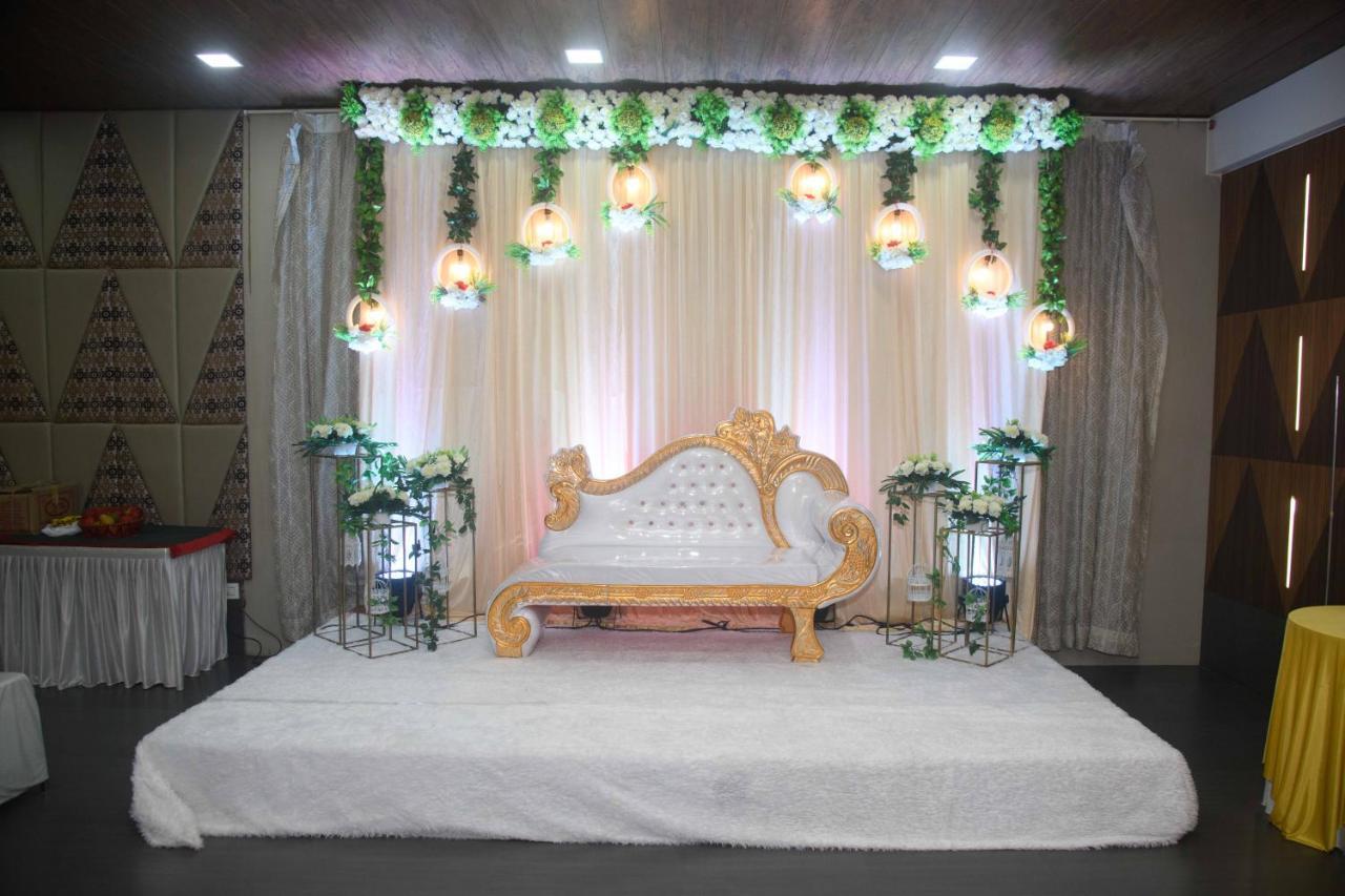 Nimantran Hotel Navi Mumbai Buitenkant foto
